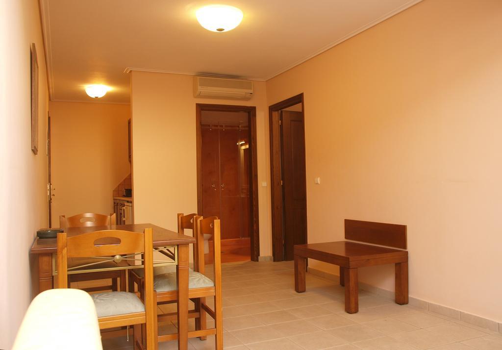 Mylos Hotel Apartments (Adults Only) Платаньяс Экстерьер фото